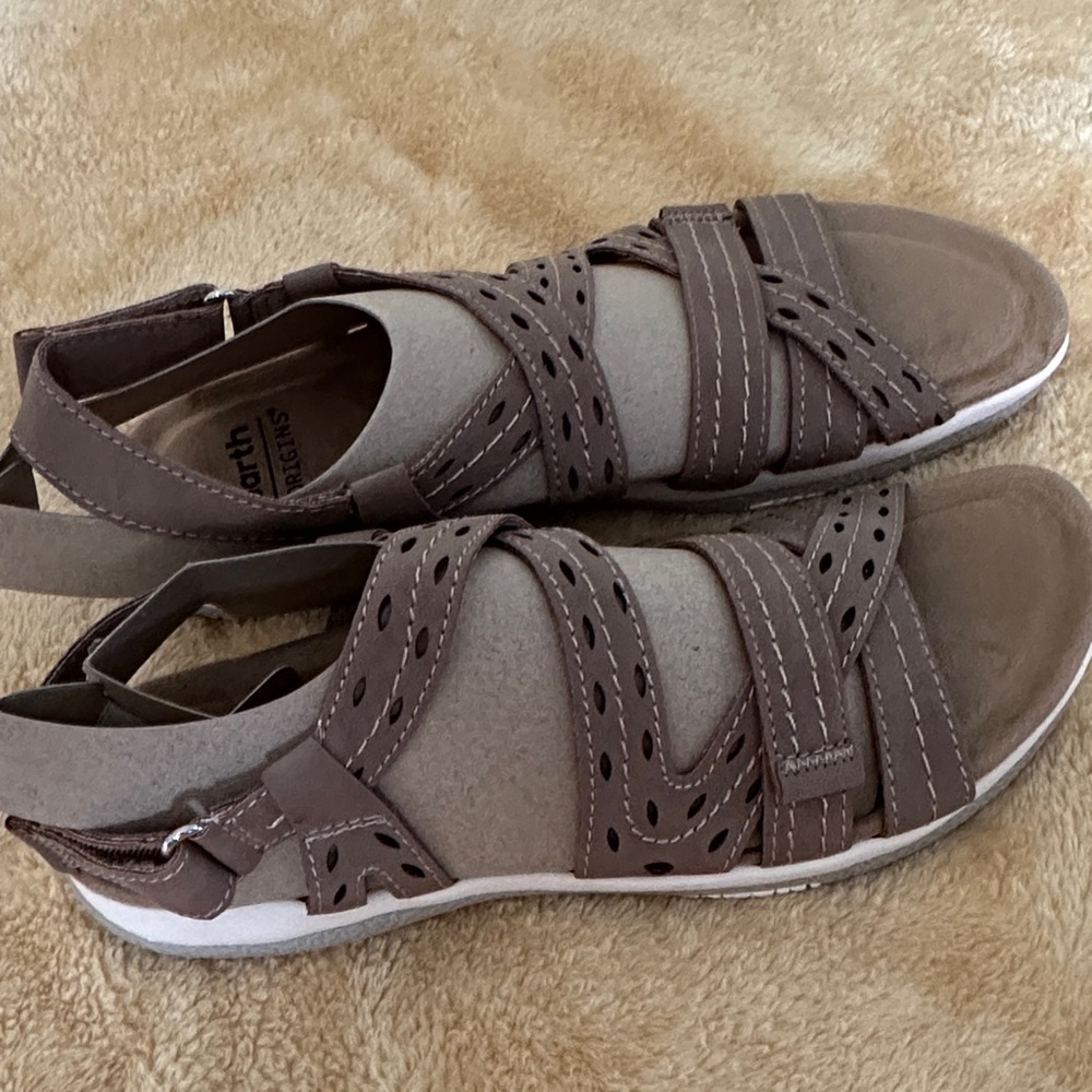 Earth Origins Women's Taupe Strappy Sandals - Picture 6 of 6
